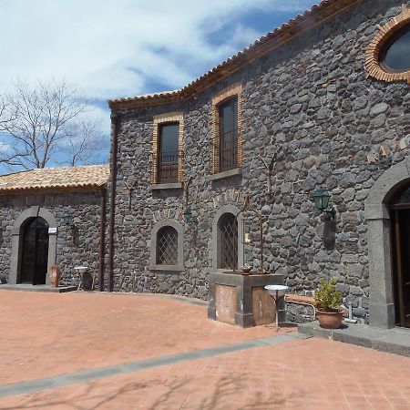 Hotel Le Cisterne Dell'Etna Calcerana-Marina Exterior foto